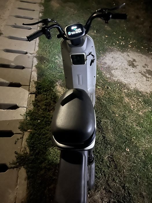 Vand scuter electric
