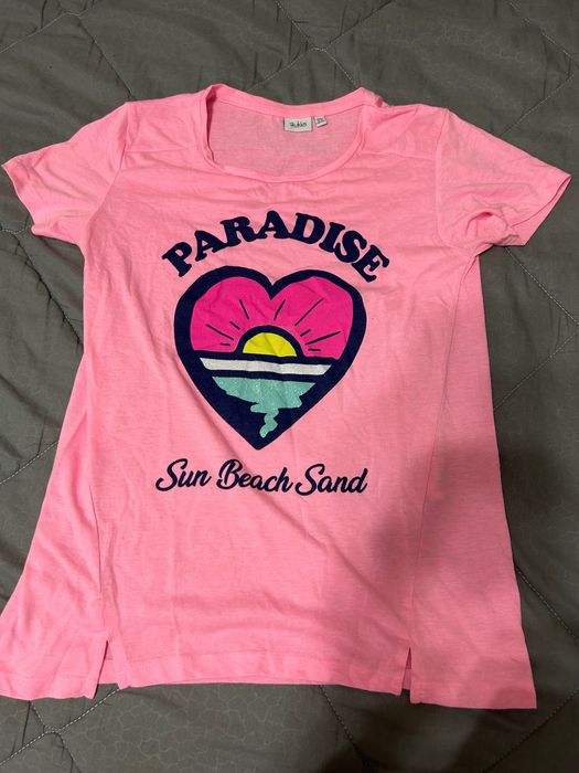 Vând cinci tricouri