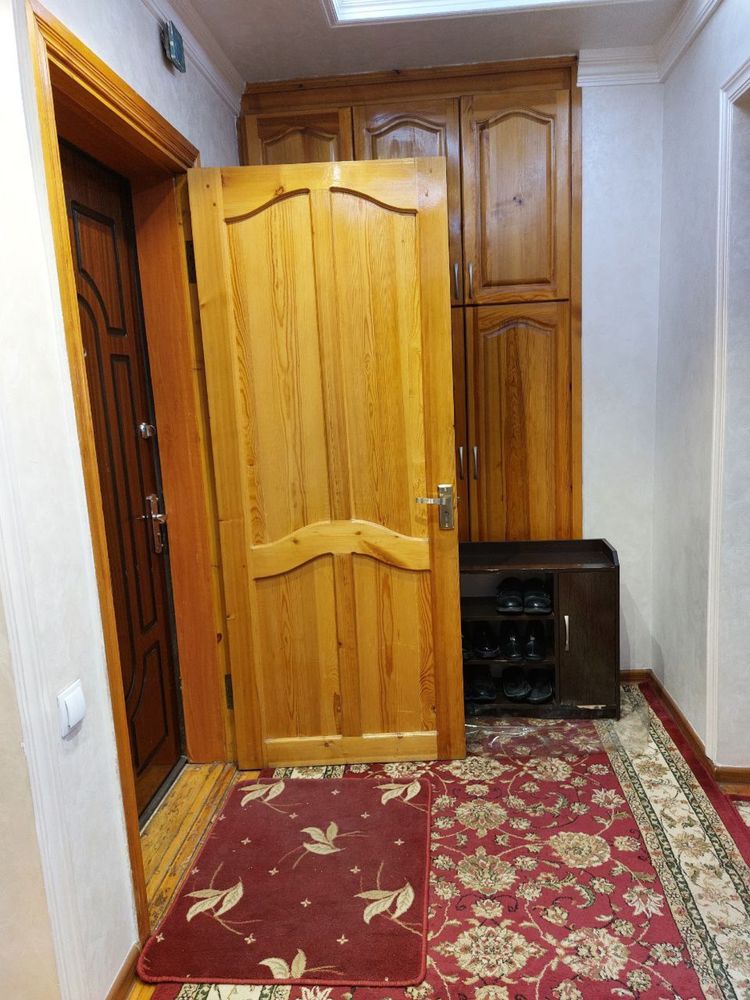 Kvartira 9 qavatli doʻm 3 qavat 3 xona 71 k