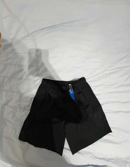 Pantaloni Adidas cu curea, masura l