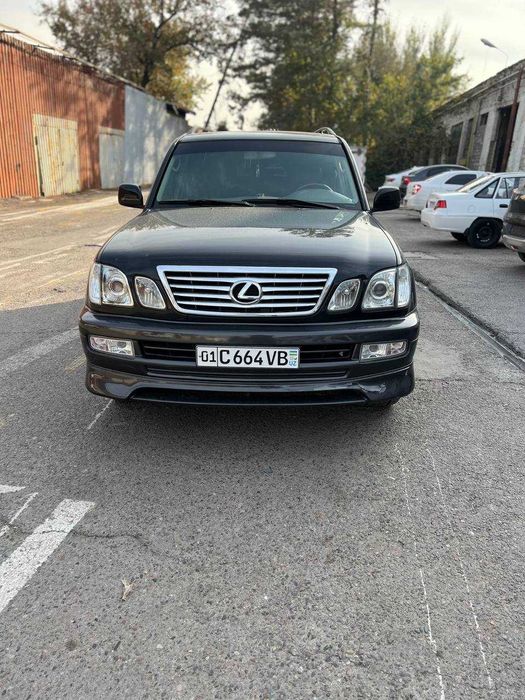 Toyotta lexus srochna sotiladi