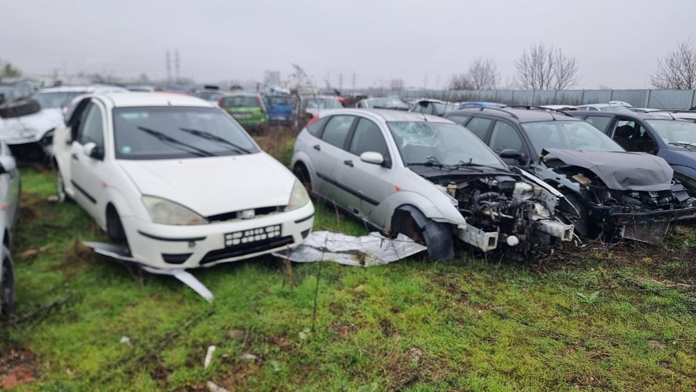 Ford focus mk1 faruri capota bara usi usa portbagaj stopuri Motor stop