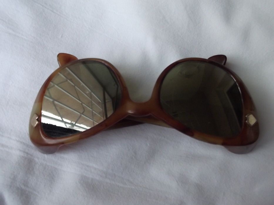 Огледални ретро слънчеви очила