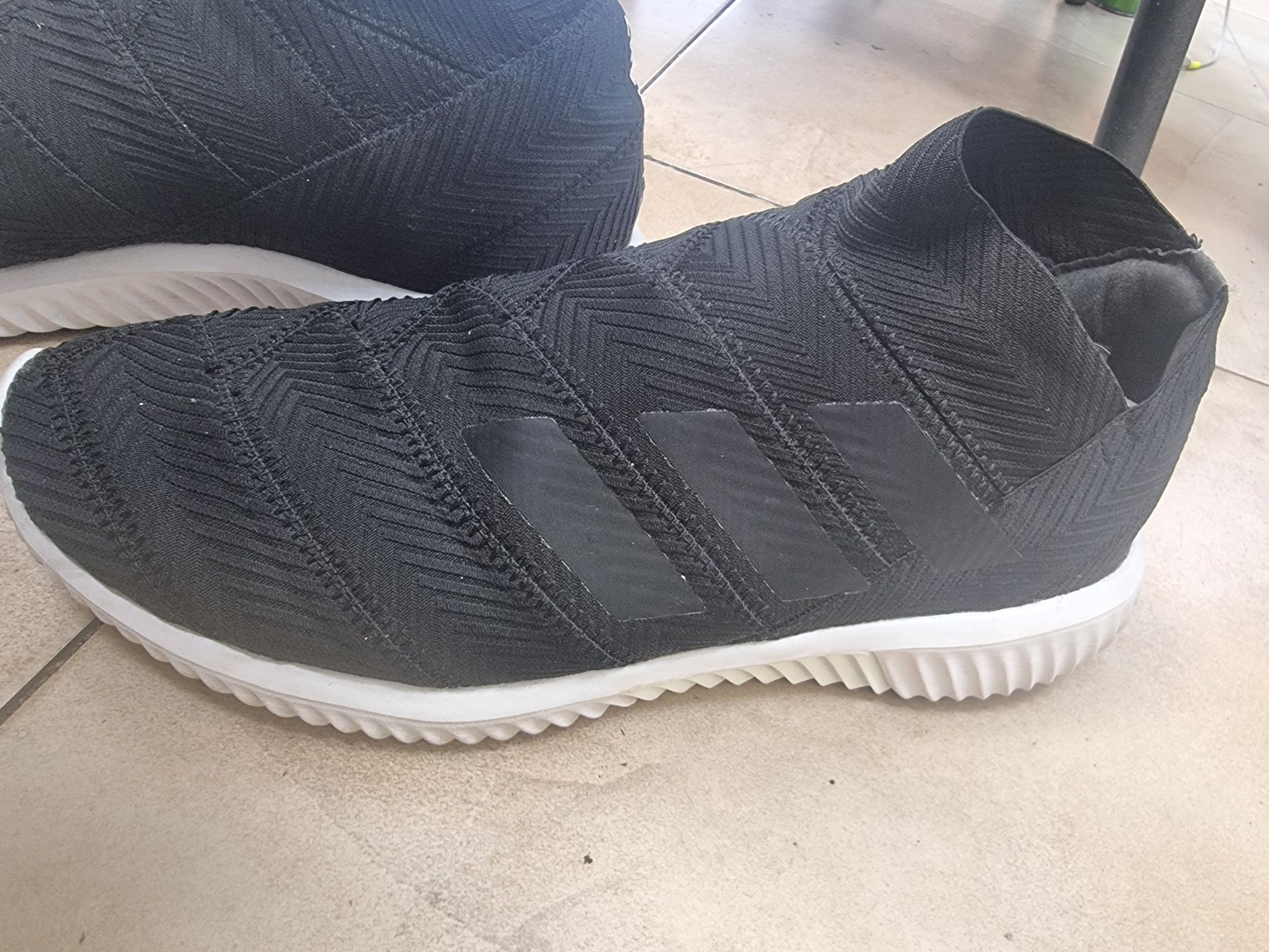 Adidas Nemeziz мъжки  маратонки 39номер