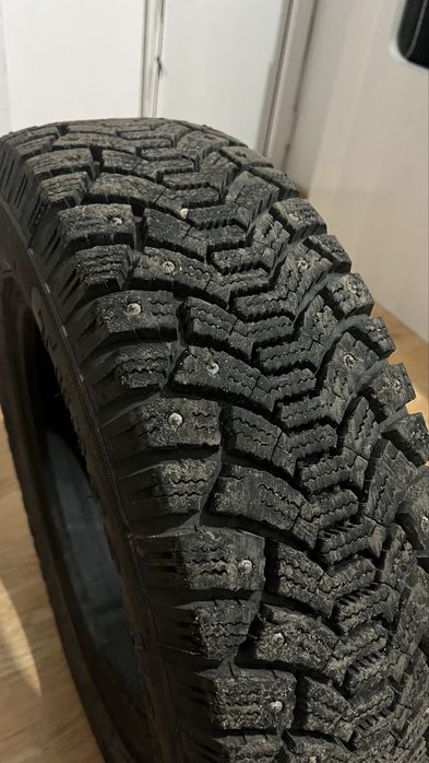 Зимний шина балон 185/70/14 шипы
