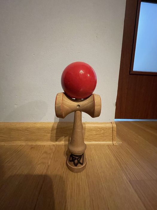 Kendamă gabix roșie