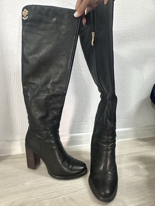 продам две зимние ботфорды с каблуками