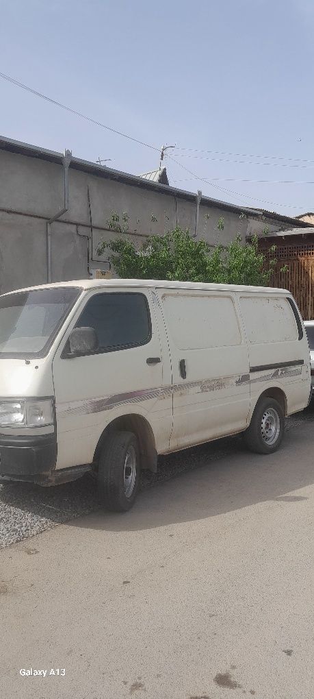 TOYOTA XAYS Holati yaxshi