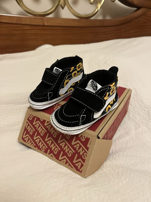 Бебешки обувки Vans, 19 номер