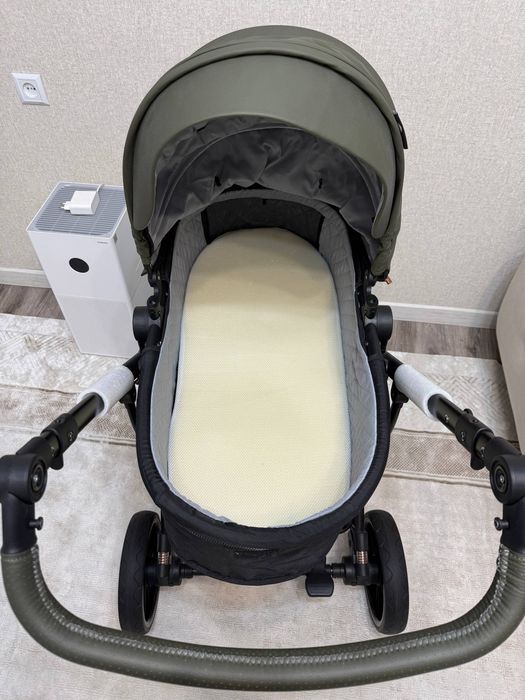 Продам новую коляску