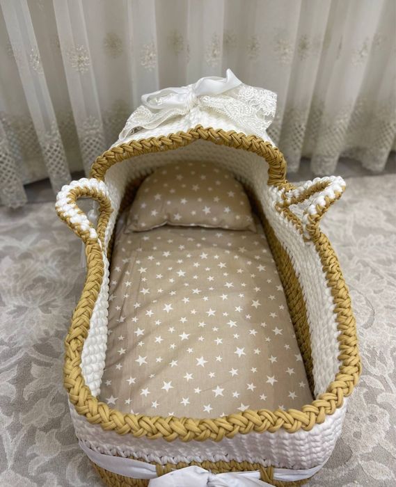 Стульчик для кормления и ходунок и детский корзина