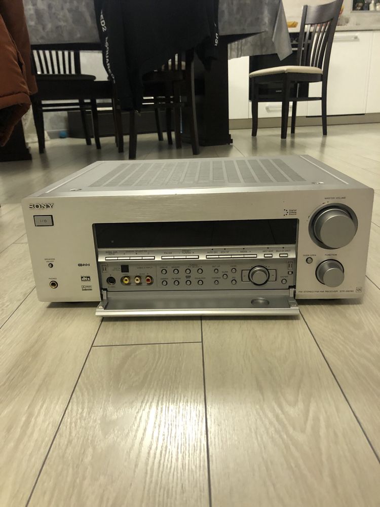 Усилвател Harman Kardon AVR 100