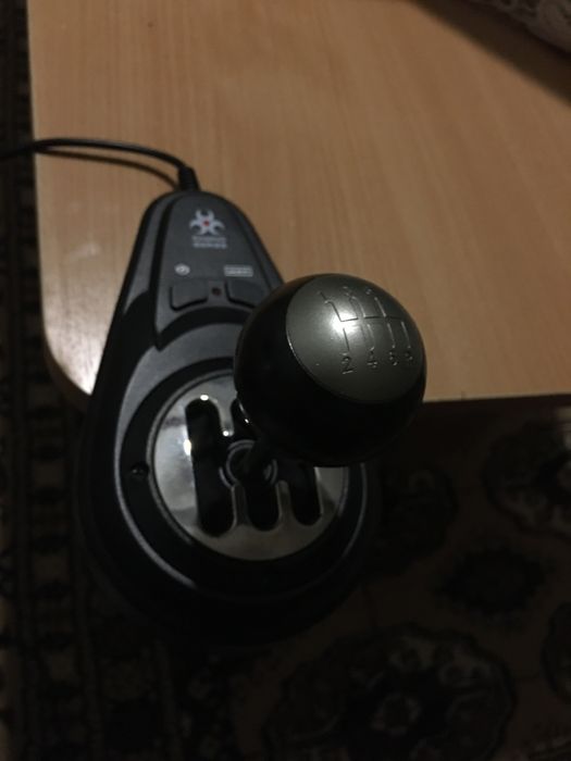 Volan+ pedale+ schimbator ca nou, inca in garantie