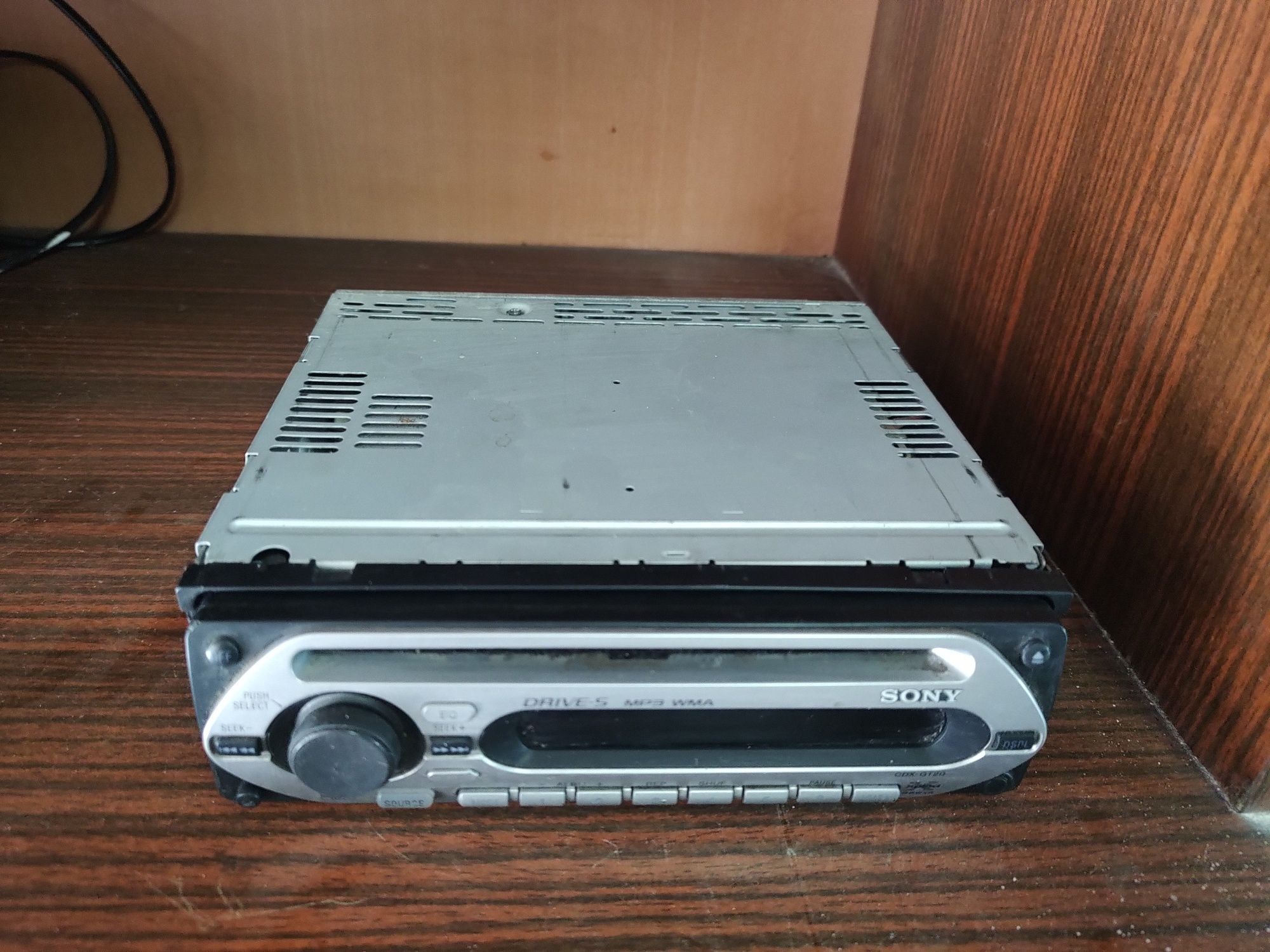 CD sony за кола .