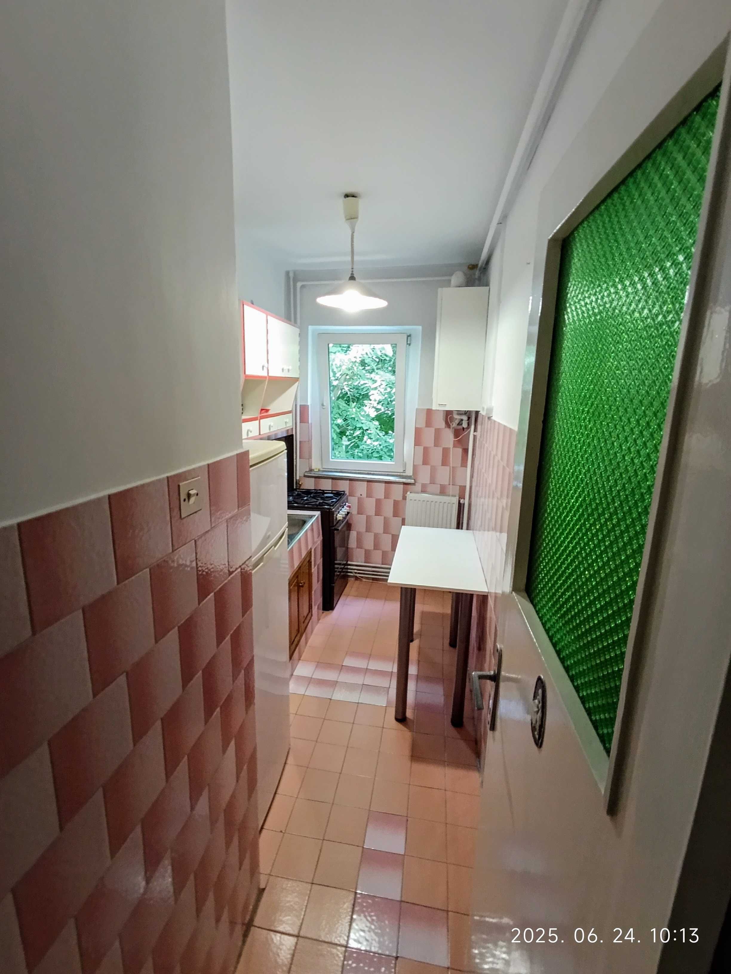 Închiriez apartament cu 3 camere ~ zona DACIA
