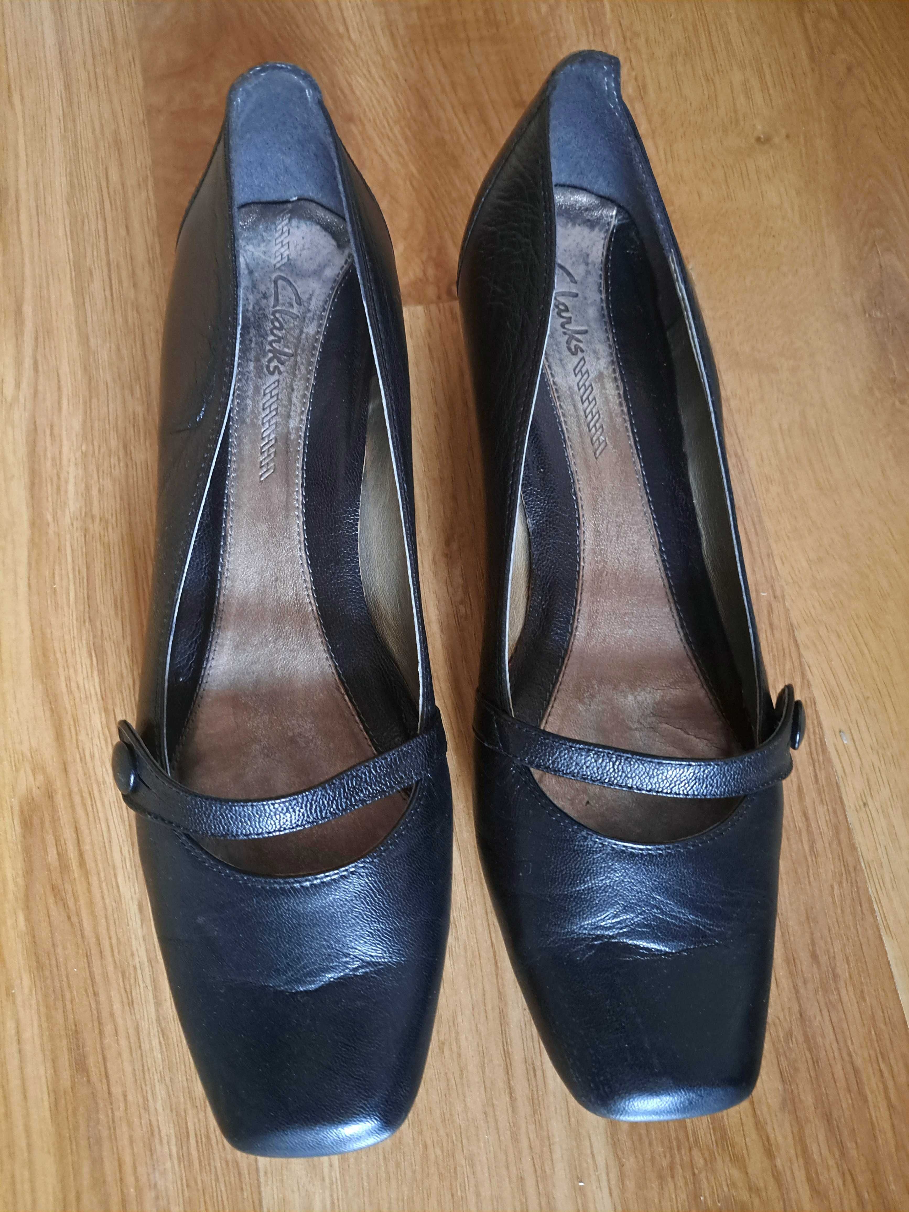 Официални обувки Clarks с нисък ток