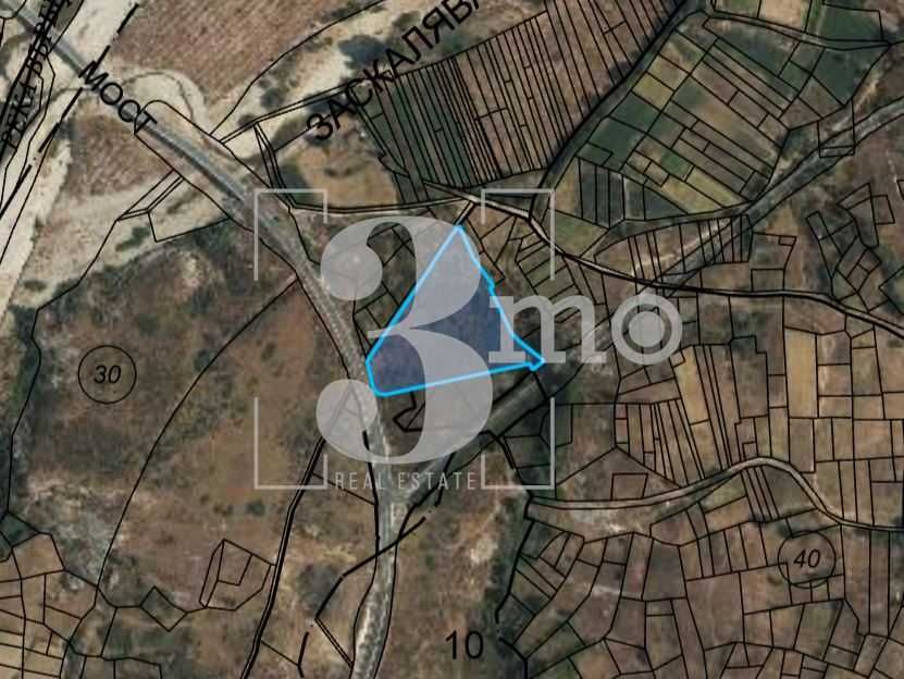 „3mo“ продава поземлен имот в близост до ГКПП „МАКАЗА“
