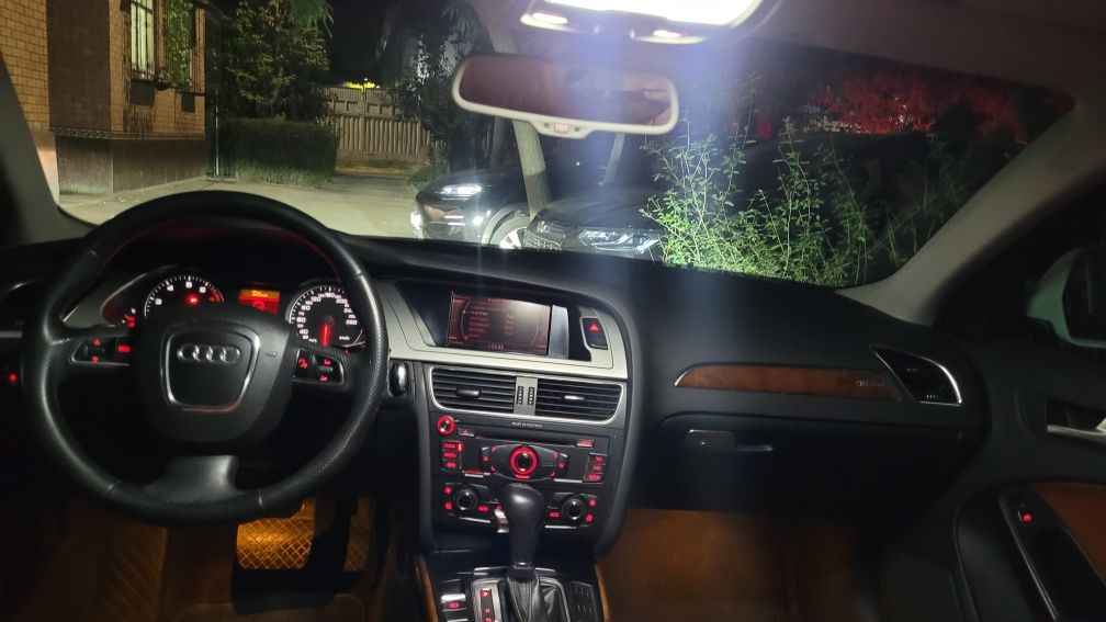 Audi a4 B8 sotiladi yoki abmen