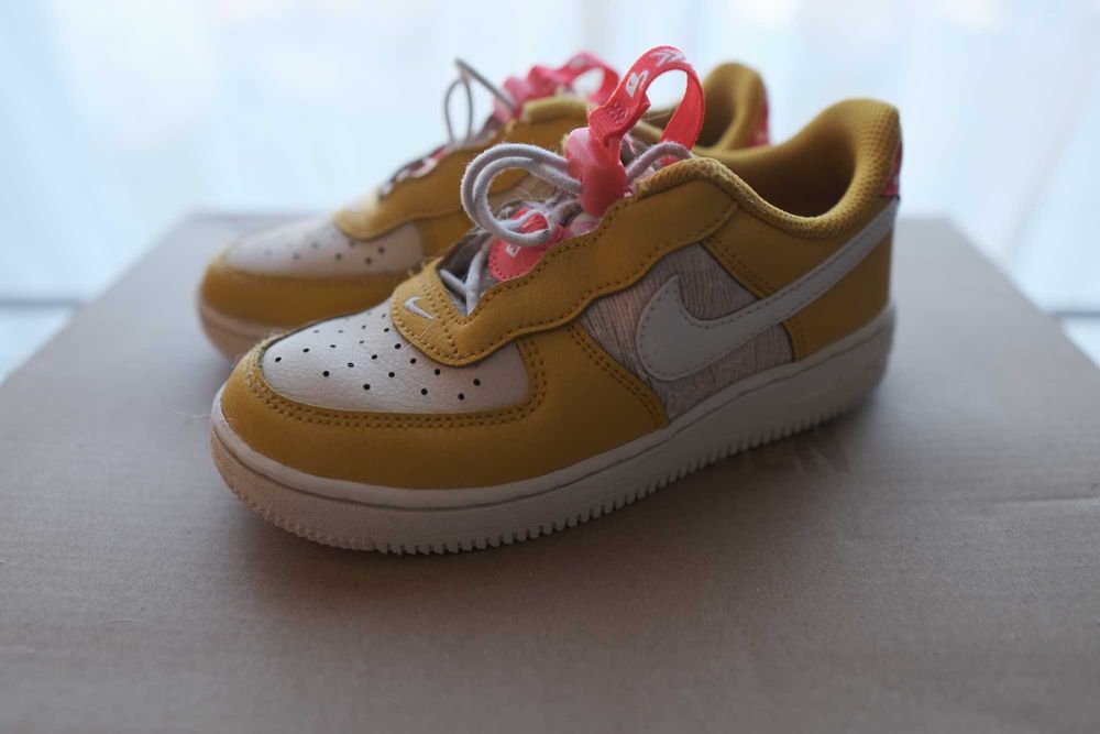 Nike Air и непромокаеми Боти за момичета