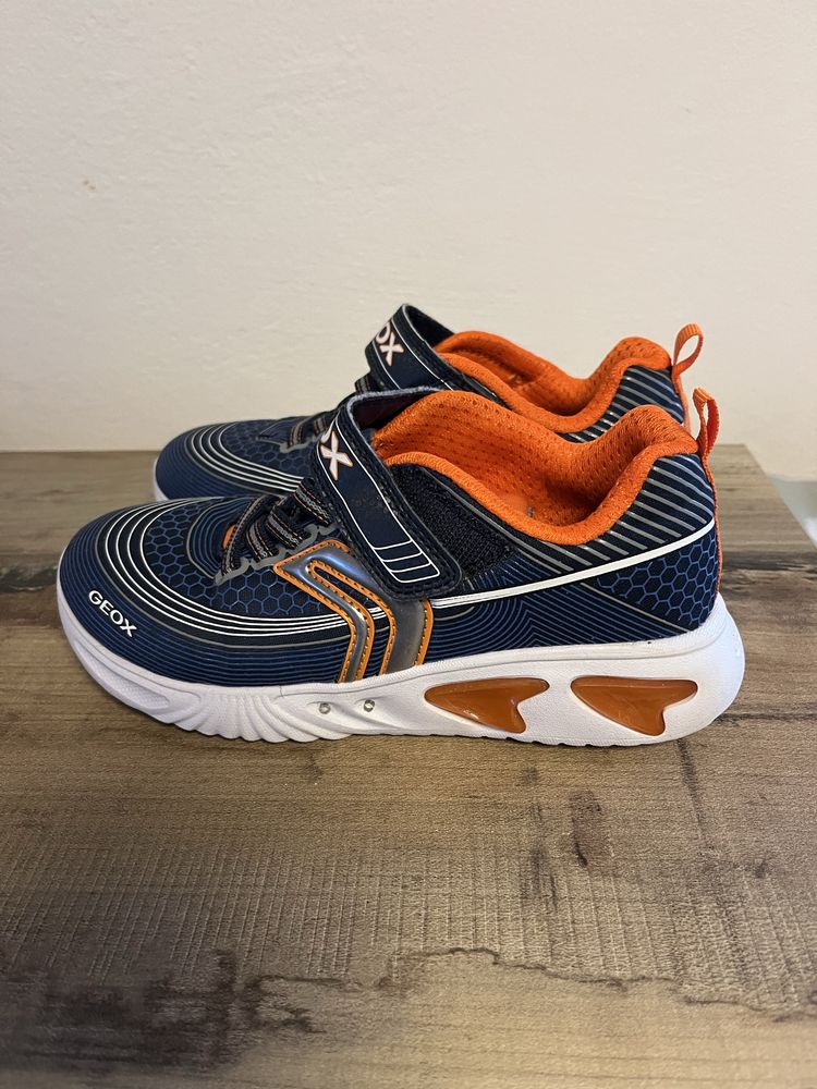 Adidasi GEOX marimea 34