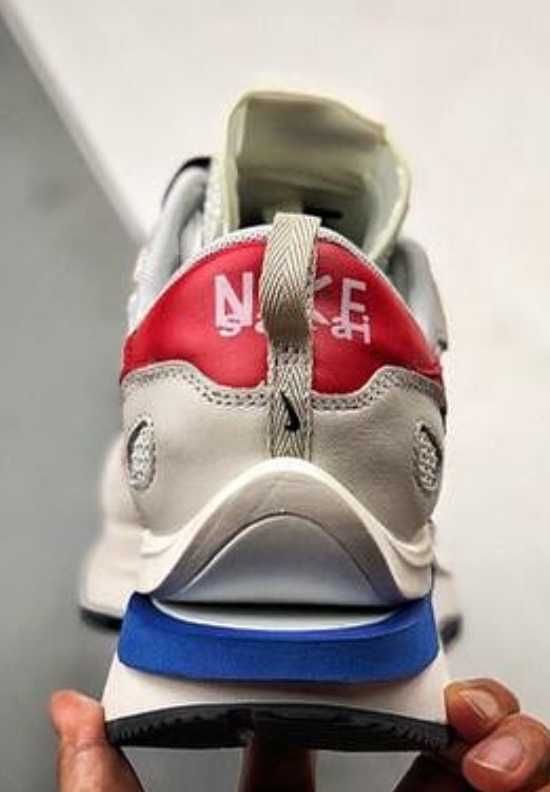 Оригинални дамски маратонки Sacai X Nike VaporWaffle