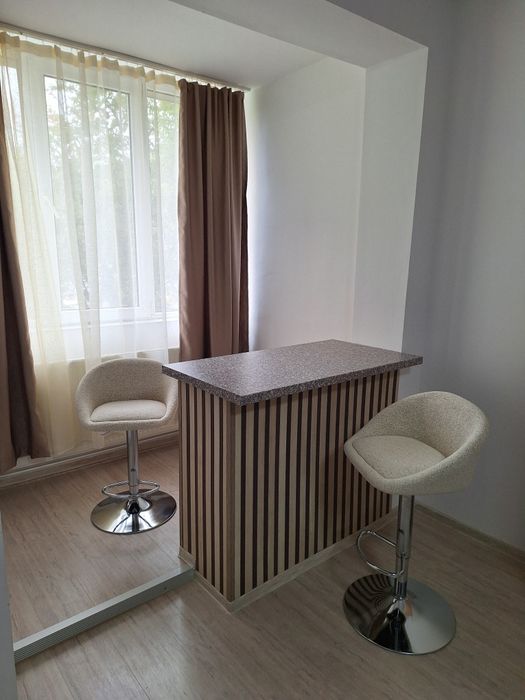 Închiriez garsoniera