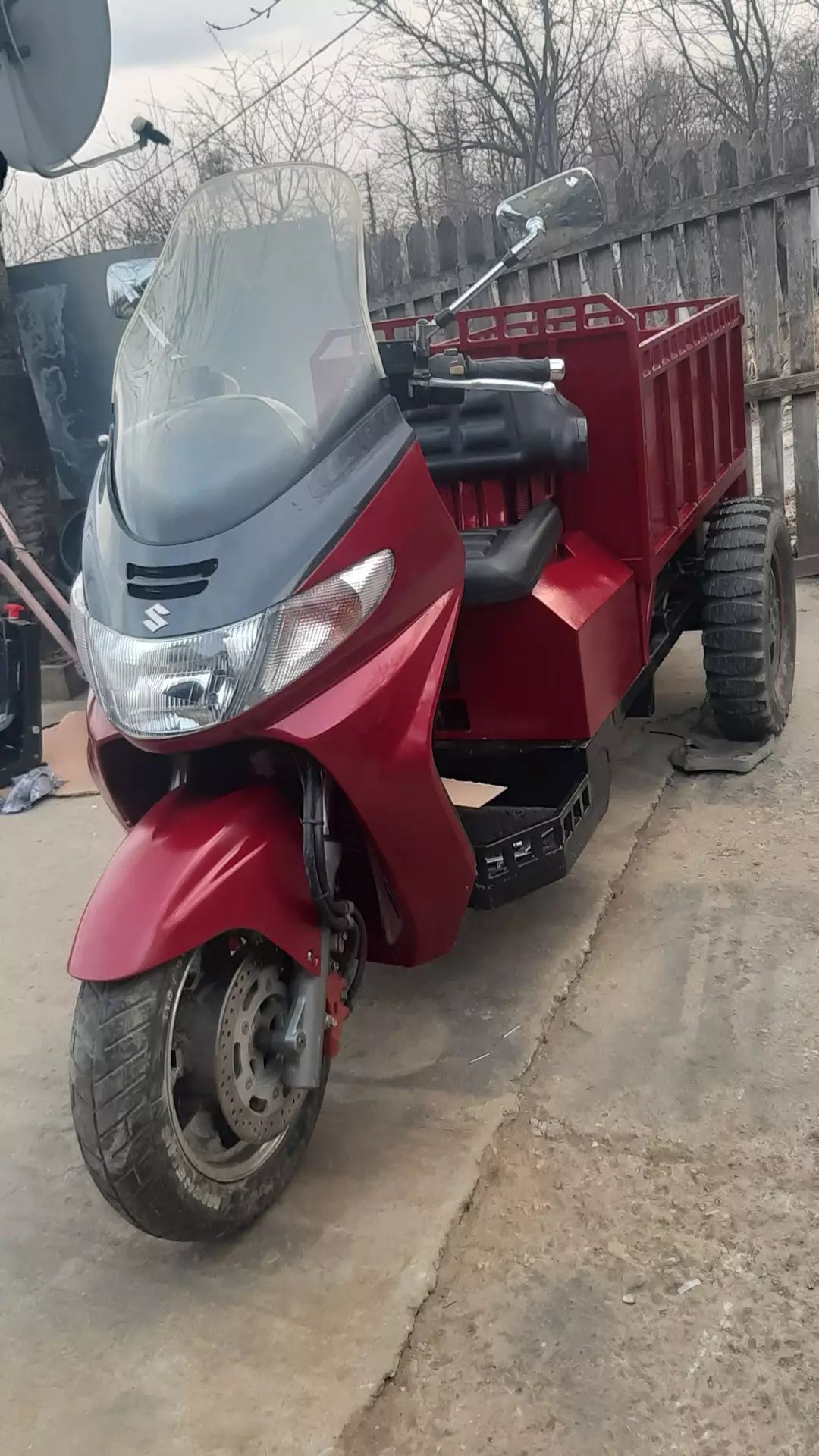 Vând triciclu 400cc