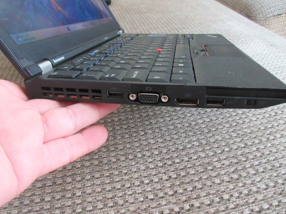 Lenovo Thinkpad X220,i5-2520M,8GB RAM,250GB SSD