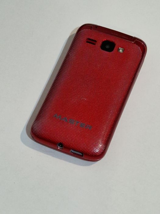 Telefon cu clapeta cu încărcător