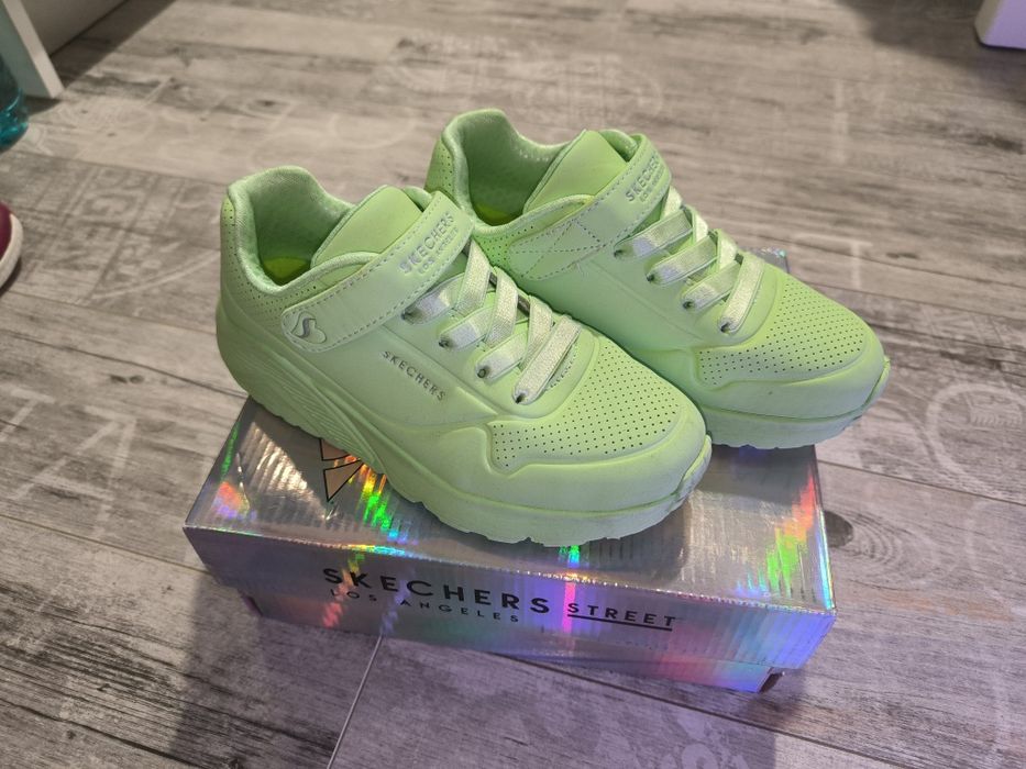 Skechers Uno Lite 32