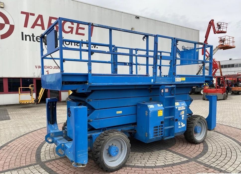 Inchiriere Nacela Diesel 12m inaltime de lucru