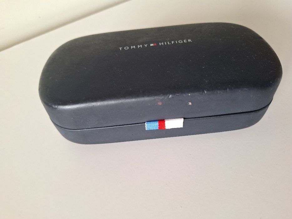 Tommy Hilfiger слънчеви очила