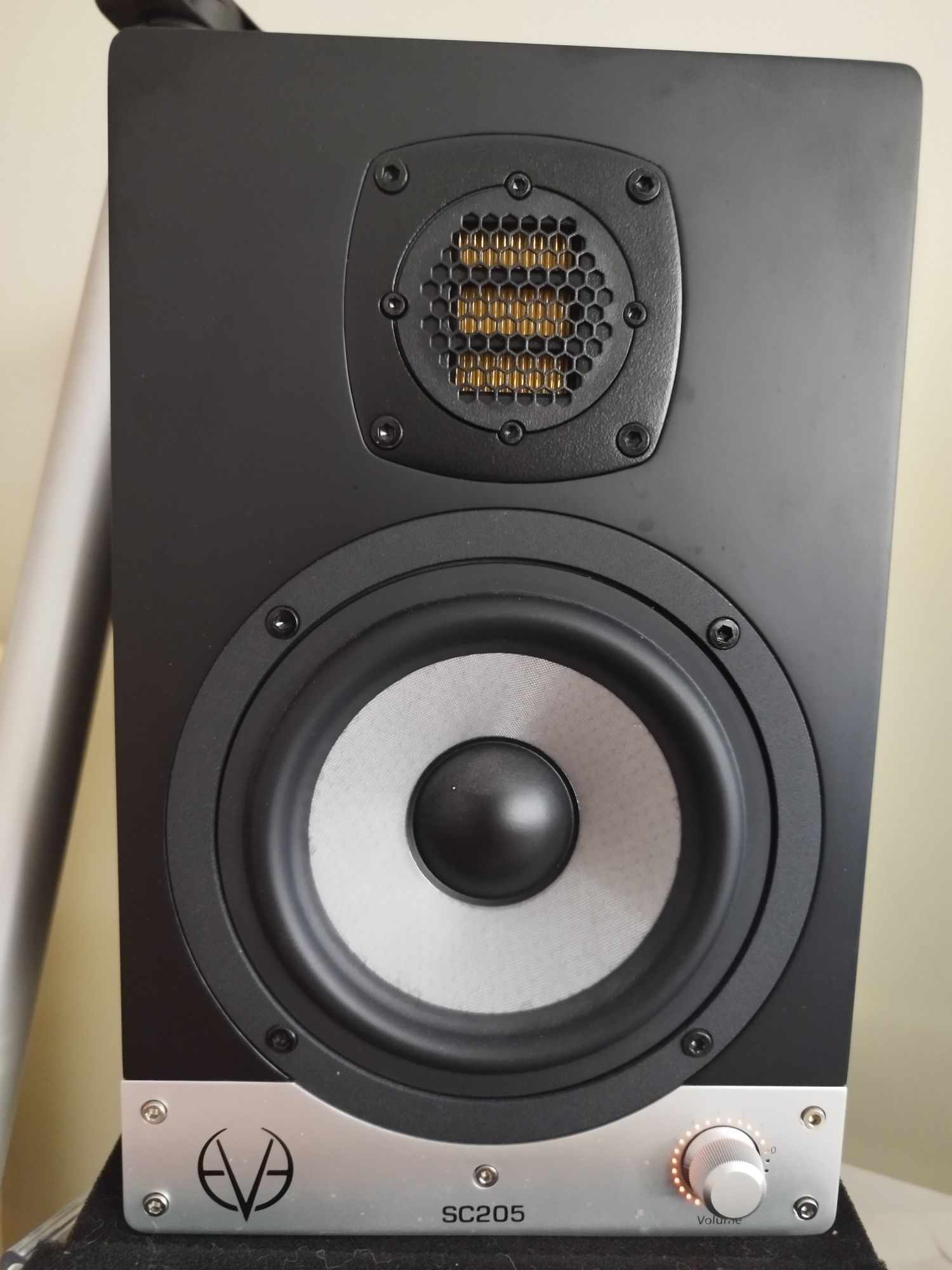 Eve audio SC 205 студийни монитори