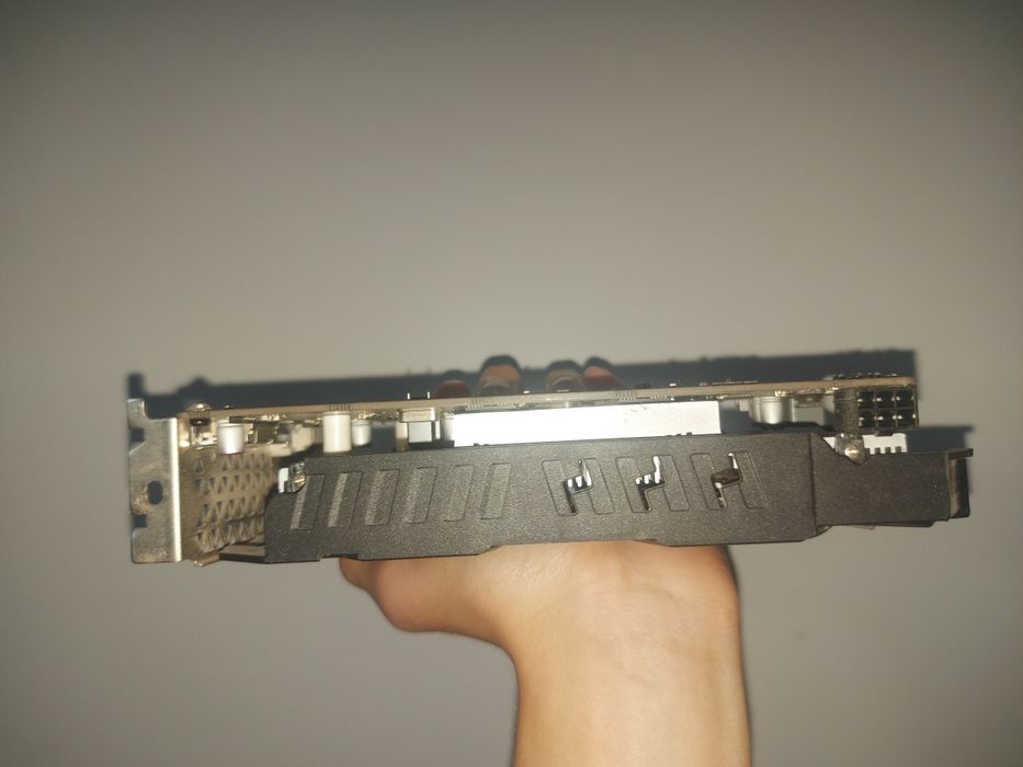 Продам игровую видеокарту GTX 1050 Ti Colorful 4G

Полностью рабочая,