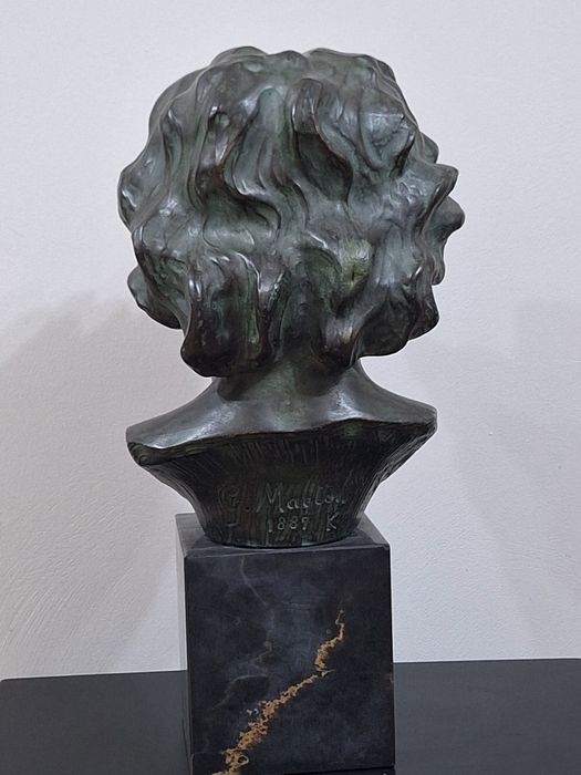 Бронзов бюст на Л.Бетховен