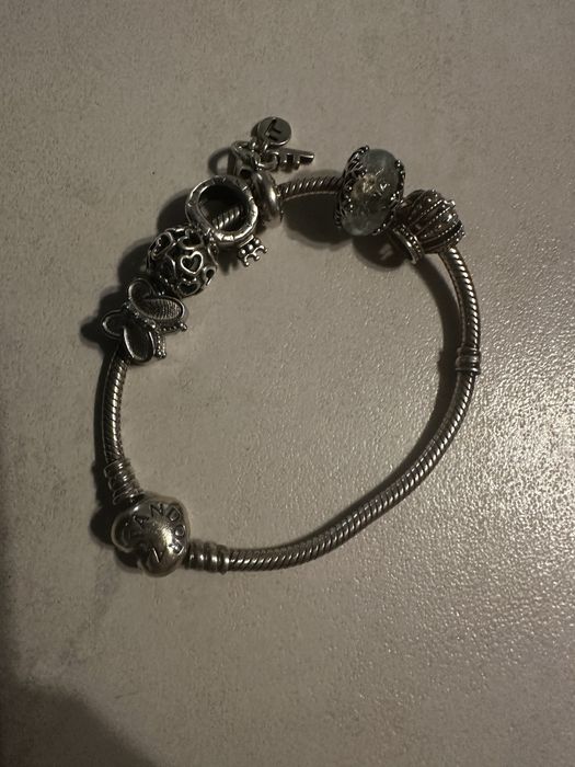 Гривна Pandora любов с талисмани