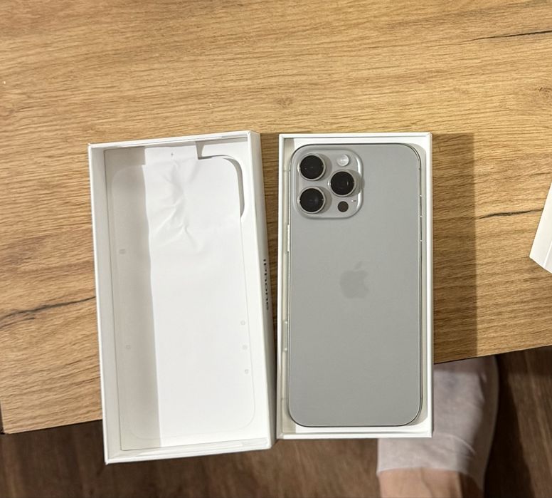 iPhone 16 про макс