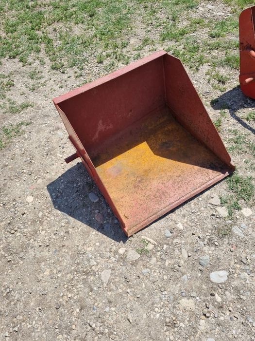 Incarcator in tiranti tractor