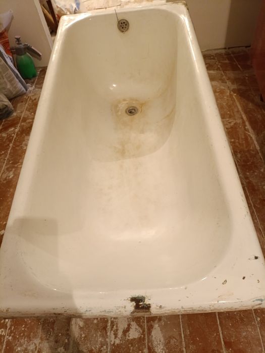 Ванна чугунная..