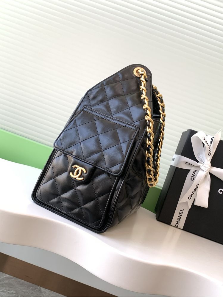 Geanta Chanel hobo 30