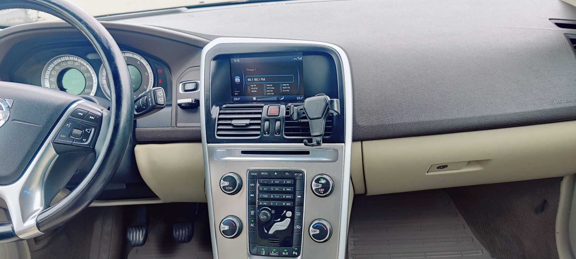 Vând Volvo XC 60