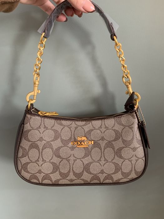 Малка манта Coach