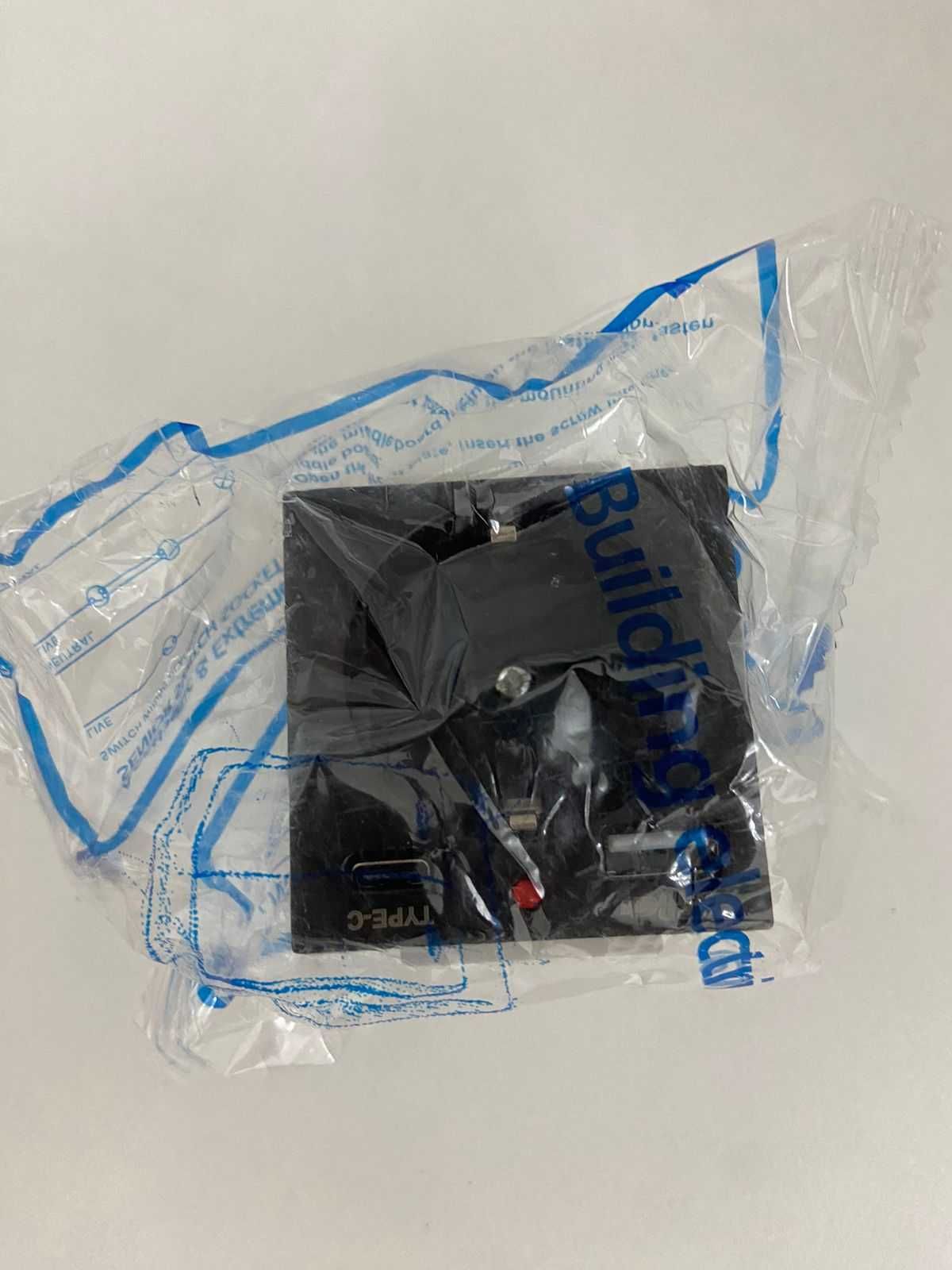 Продам розетку с USB и Type-C