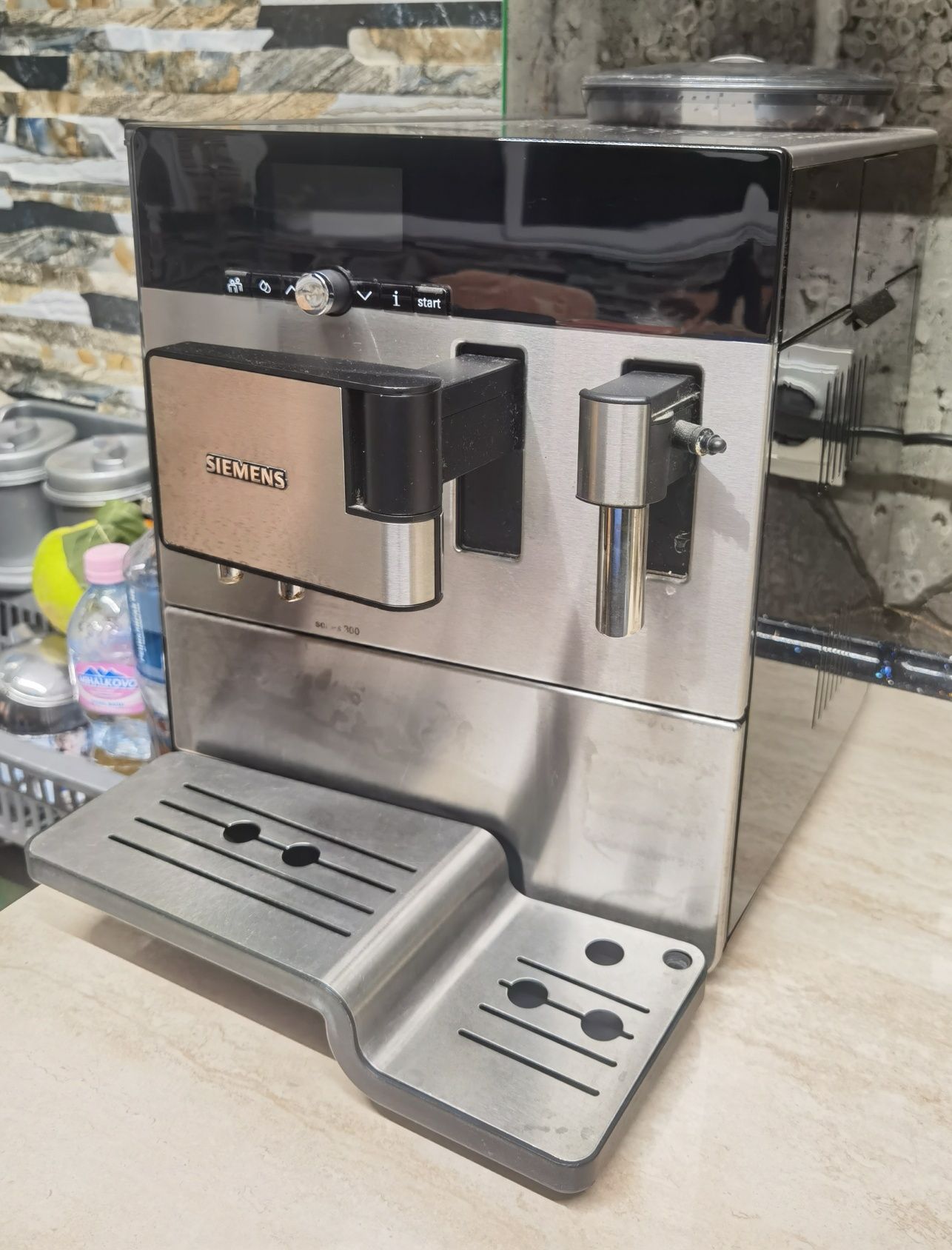 Кафемашини Bosch VeroAroma 300 и Siemens EQ8 Series 300