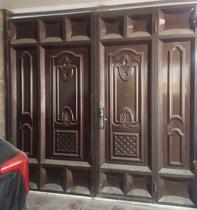 Дарвоза сотилади. Рамкаларисиз.