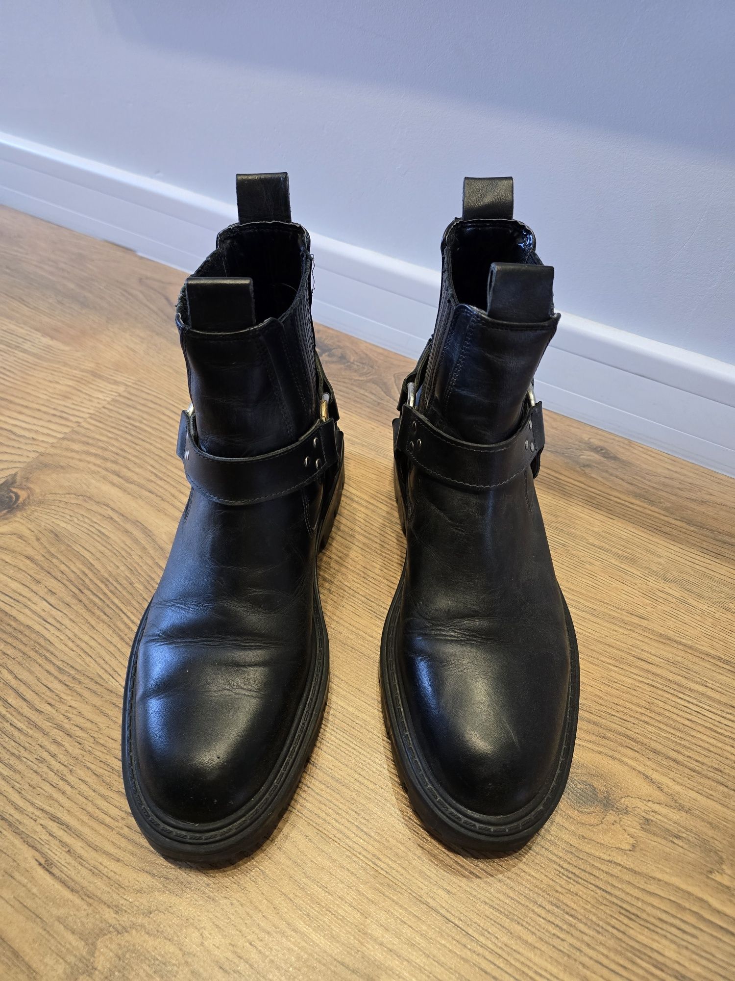 Дамски боти и чехли  Zara / естествена кожа 37-38 номер