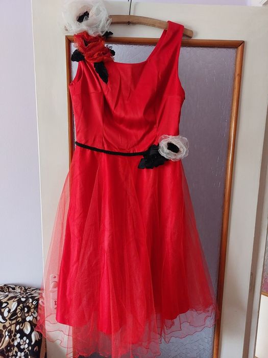Rochie rosie marimea M