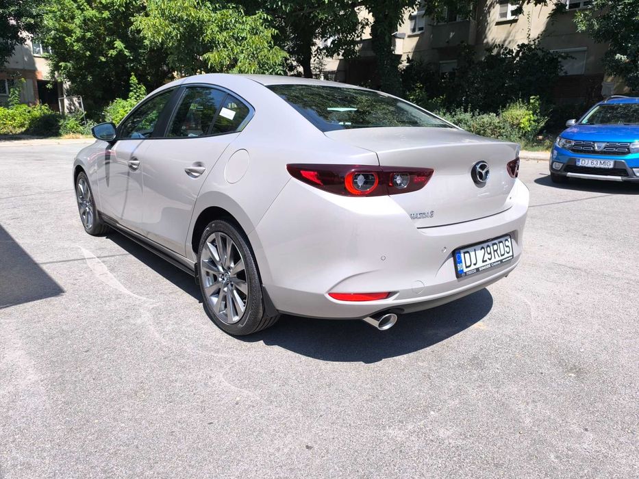 Mazda 3 skyactivX 2.0 186cp noua 1000 km.