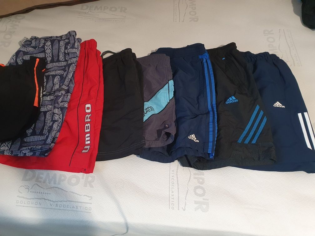 Pantaloni scurti  adidas , Pantalon  lung culoare gri ,ciorapi fotbal