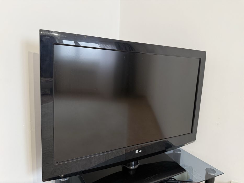 Продам телевизор lg
